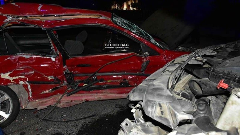 Σοκαριστικό τροχαίο με πέντε τραυματίες στο Ναύπλιο: Φορτηγάκι συγκρούστηκε με αυτοκίνητο