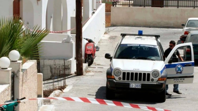 Τραγωδία στη Σαντορίνη: Νεκρός υπάλληλος βίλας μετά από άγριο καβγά με συνάδελφό του – Έπεσαν από ύψος 2,5 μέτρων