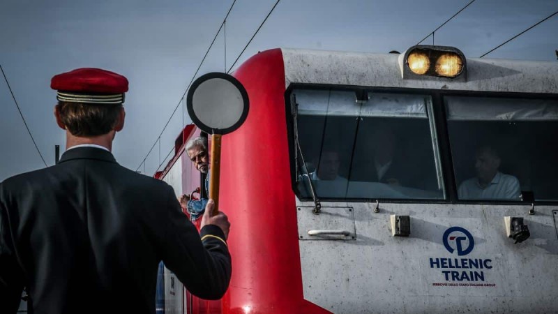 Πανικός στην Αχαΐα: Τρένο συγκρούστηκε με φορτηγό που ήταν στις ράγες - Η ανακοίνωση της Ηellenic Train