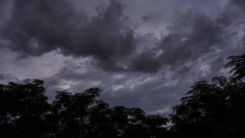 Καιρός σήμερα 18/10: Νέο κύμα κακοκαιρίας «χτυπά» την χώρα - Υγρή εισβολή με βροχές και καταιγίδες 