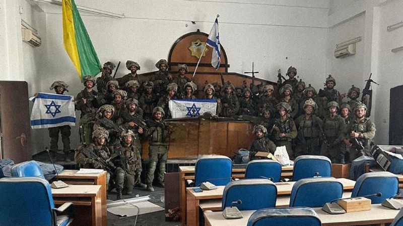 Πόλεμος στο Ισραήλ: Ο IDF υψώνει την ισραηλινή σημαία στο «κοινοβούλιο» της Χαμάς στη Γάζα - Βρέφη πεθαίνουν στα νοσοκομεία (video)