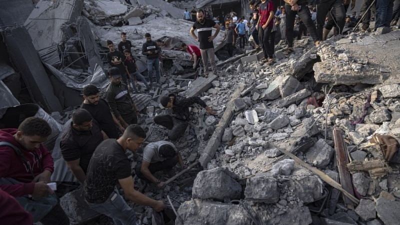 Πόλεμος στο Ισραήλ: Κανένα σημάδι αποκλιμάκωσης! Νέα εφιαλτική νύχτα με φονικούς βομβαρδισμούς στη Γάζα - Μαίνονται οι επιδρομές και στη Δυτική Όχθη (Video)