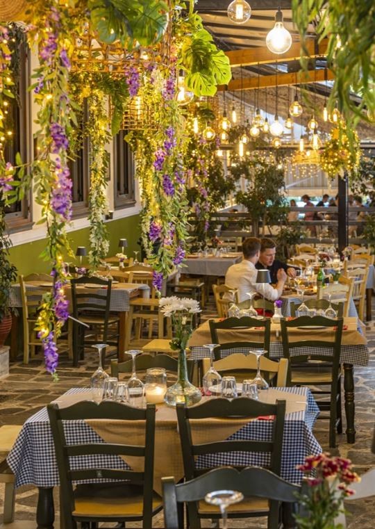 32 εστιατόρια για ρεβεγιόν Χριστουγέννων και Πρωτοχρονιάς στην Αθήνα - Αναλυτικά μενού και τιμές
