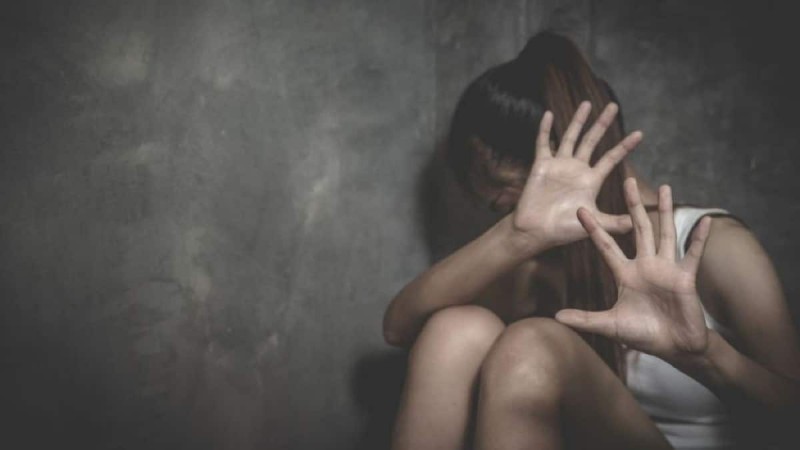Σοκάρει η καταγγελία βιασμού 23χρονης για τον σύντροφό της