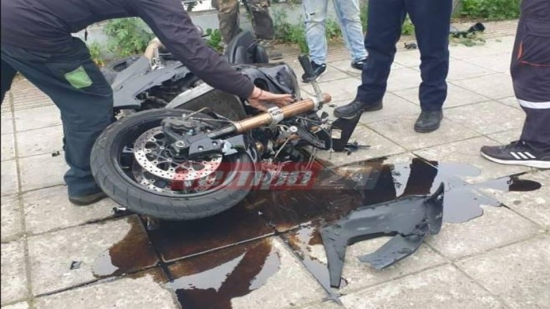 Νέο δυστύχημα στην Πάτρα: Νεκρός οδηγός μηχανής μετά από σύγκρουση με αυτοκίνητο που έκανε όπισθεν - Τραγική φιγούρα η μητέρα του θύματος