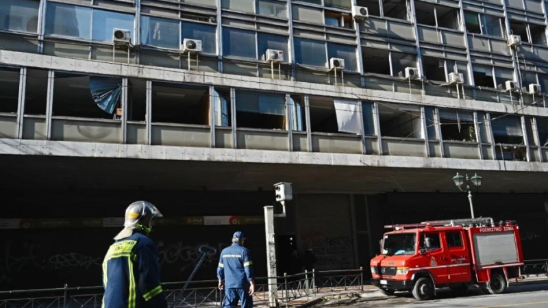 Έκρηξη στο υπουργείο Εργασίας: Βρέθηκε η μηχανή των δραστών - Ψάχνουν αποτυπώματα και DNA