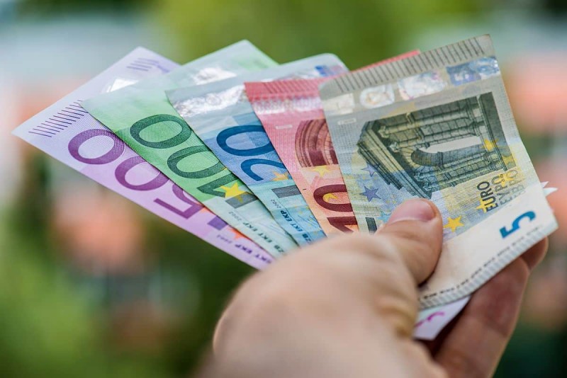 Τεράστια ανάσα: Έκτακτο επίδομα από 100 έως 700 ευρώ