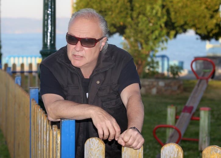 Γιώργος Πετρόχειλος: Τα 37 χρόνια γάμου, τα οικονομικά προβλήματα, το φιλοζωικό έργο και το «λάθος» που δίχασε