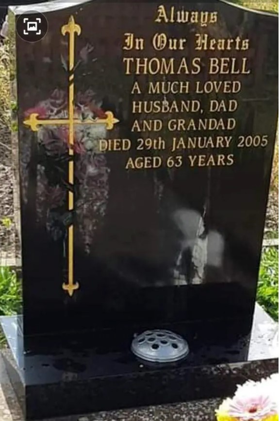 Οικογένεια επισκεπτόταν για 17 ολόκληρα χρόνια τον λάθος τάφο, αντί για τον πατέρα τους είχαν θάψει μία γυναίκα