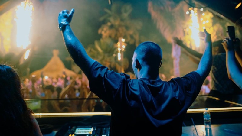 Ο Seemo μας ξεναγεί στη ζωή ενός DJ στην Αθήνα του 2024
