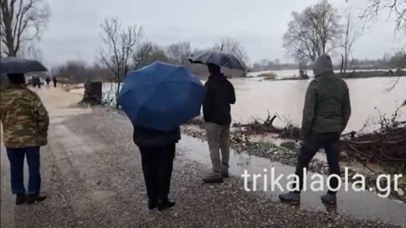 Δυο πλημμύρες σε μισό χρόνο: «Φούσκωσε» ξανά ο Πηνειός από τις βροχές - Κοιτούν απεγνωσμένοι οι Θεσσαλείς