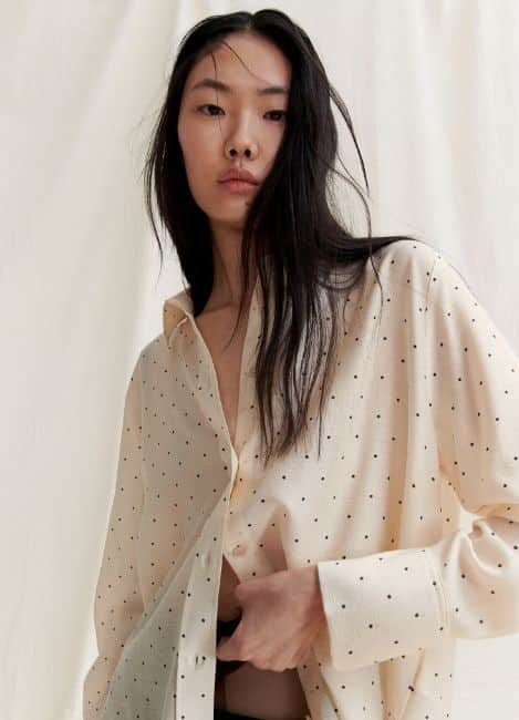 «Έκλεισε» το πασχαλινό ντύσιμο: Το πουκάμισο των H&M που έγινε ανάρπαστο και θα συνδυαστεί άψογα με το αγαπημένο σου τζιν