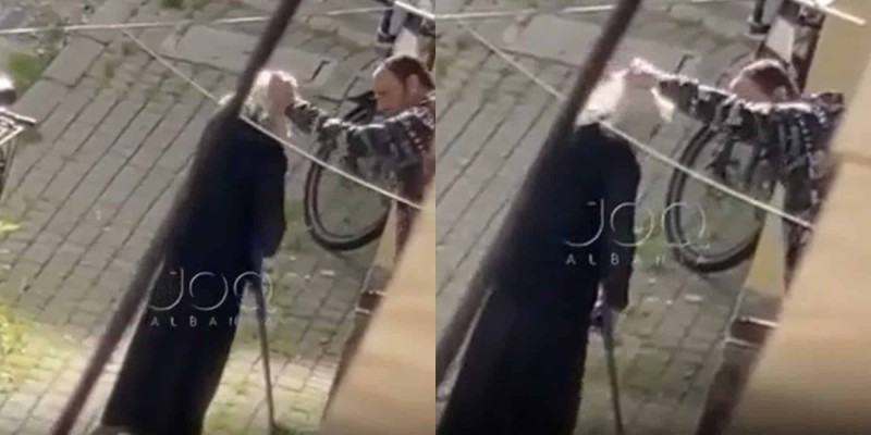 Εικόνες ντροπής: Τραβάει από τα μαλλιά την ηλικιωμένη μητέρα του στη μέση του δρόμου (video)