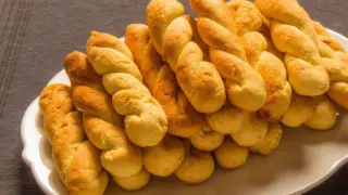 Κουλουράκια πορτοκαλιού και κανέλας: Το πιο αρωματικό γλυκό που γεμίζει το σπίτι ζεστασιά 