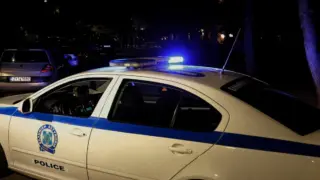 Στιγμές τρόμου στον Βόλο: 17χρονη βγήκε στο μπαλκόνι και φώναζε βοήθεια