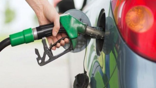 Αυτός είναι ο τρόπος που νοθεύουν την βενζίνη στο αυτοκίνητο σας! Τεράστια προσοχή!