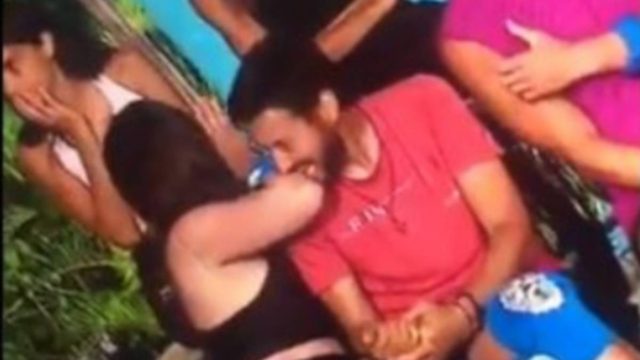 Survivor 4: Μπήχτης ο Πάνος Καλλίδης – Δάγκωσε το χέρι της Χοψονίδου