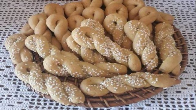 Κουλουράκια με άρωμα πορτοκαλιού και κανέλας