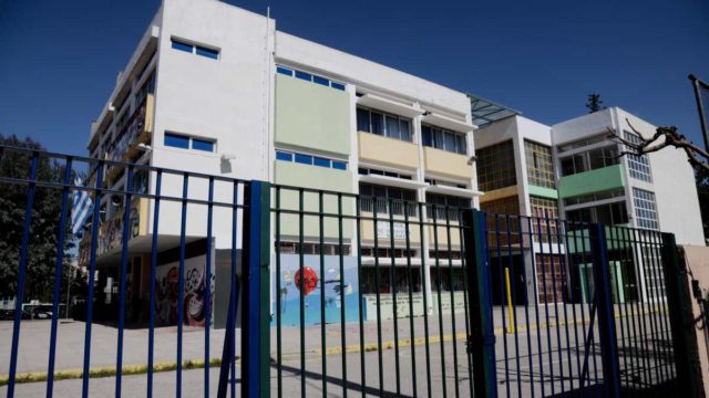 Σχολεία: Πότε θα ανοίξουν τα λύκεια – Τι προτείνουν οι ειδικοί (Video)
