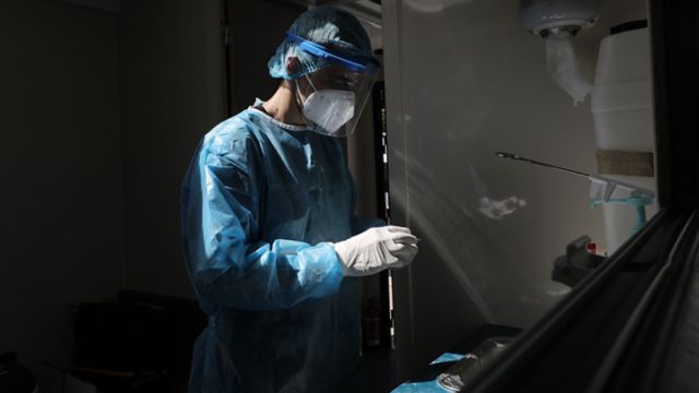 Κορωνοϊός: «Βράζει» από κρούσματα η Αττική – «Φωτιά» στη Θεσσαλονίκη