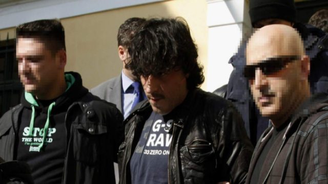 Ποιος είναι ο καταζητούμενος, συνεπιβάτης του Αλκέτ Ριζάι που συνελήφθη το Σάββατο