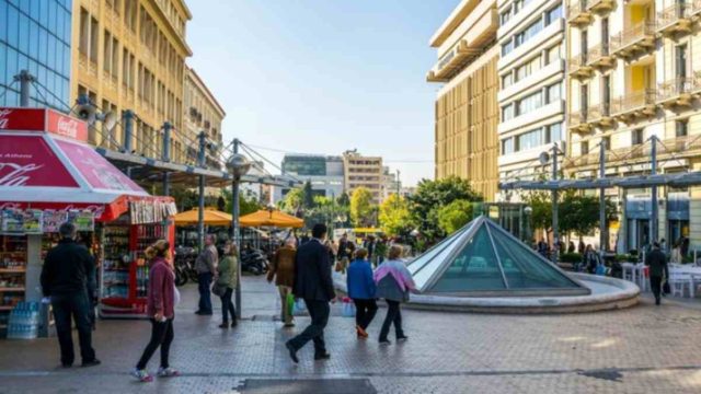 Κορωνοϊός: Συνεχίζει να «βράζει» το κέντρο της Αθήνας – Σε αυτές τις ηλικίες αυξήθηκαν τα κρούσματα