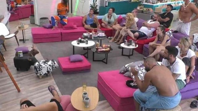 Σάλος με παίκτη του Big Brother: Πάρτι με άγριο σ@ξ στη Μύκονο και φλερτ με συγκάτοικο στο σπίτι!