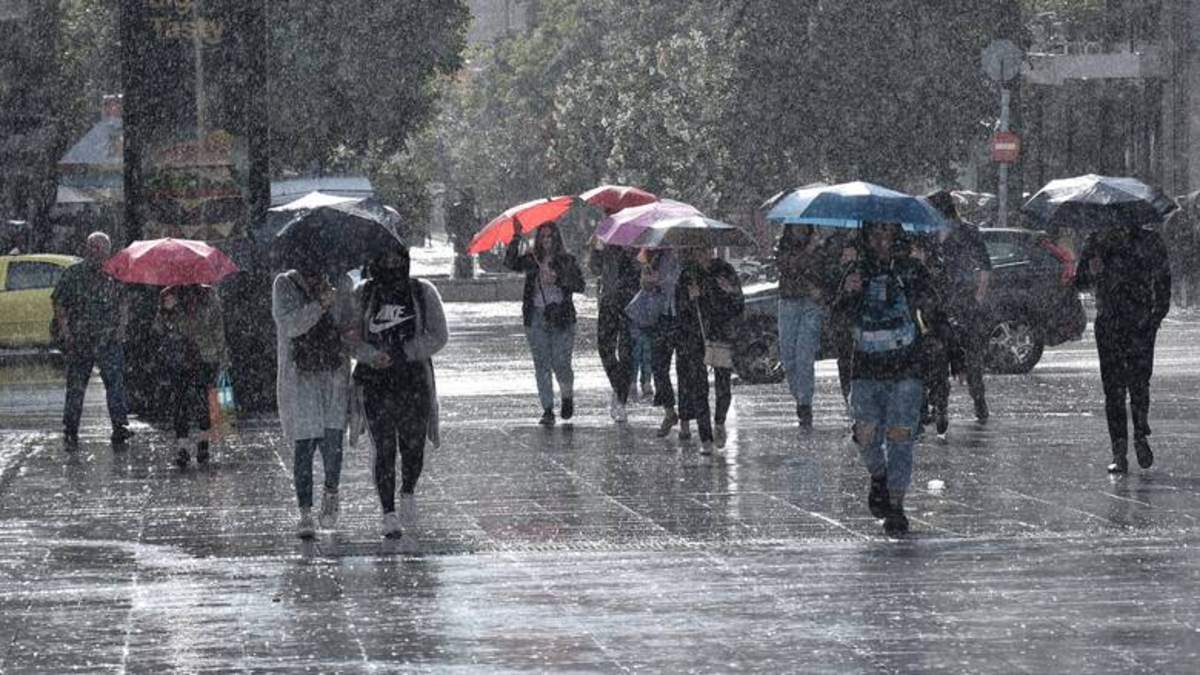 Έκτακτη επιδείνωση του καιρού: Έρχονται σφοδρές καταιγίδες και βροχές – Σε ποια μέτωπα θα χτυπήσει η κακοκαιρία
