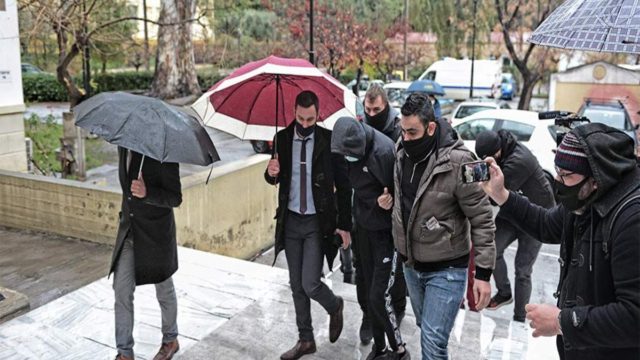 Επίθεση στο Μετρό της Ομόνοιας: Στον εισαγγελέα οδηγήθηκαν οι ανήλικοι κατηγορούμενοι
