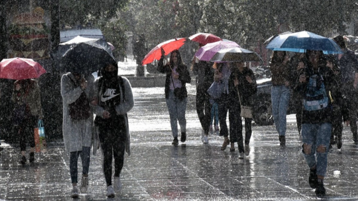 Έκτακτο δελτίο επιδείνωσης καιρού: «Κύματα» κακοκαιρίας θα σαρώσουν τη χώρα – Που θα είναι πιο έντονα τα φαινόμενα