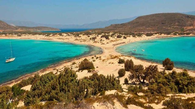 Το μικρό Ελληνικό πειρατικό νησί με τις εξωτικές παραλίες και την αρχαιότερη «βυθισμένη» πόλη! (Video)