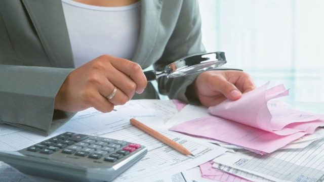 ΑΑΔΕ: Το 2021 θα φέρει μπαράζ φορολογικών ελέγχων