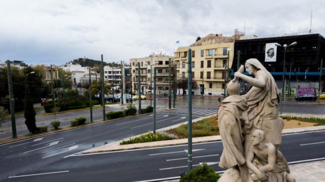 Κορωνοϊός: Πρόσω ολοταχώς για ολικό lockdown η Αττική – Ώρες αγωνίες για καταστήματα, σχολεία και απαγόρευση κυκλοφορίας