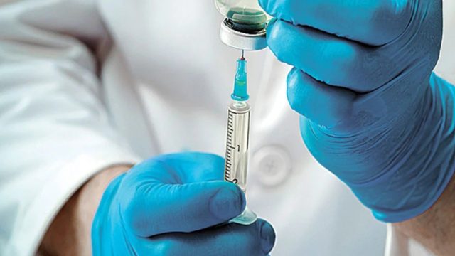 Κορωνοϊός: Σε αυτή τη χώρα αναμένεται να εγκριθεί το εμβόλιο της AstraZeneca