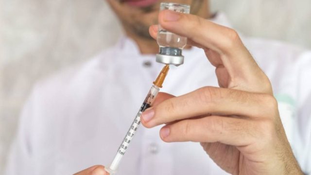 Κορωνοϊός: Ξεπέρασαν τα 50.000 τα πρώτα ραντεβού για τους εμβολιασμούς πολιτών άνω των 85 ετών
