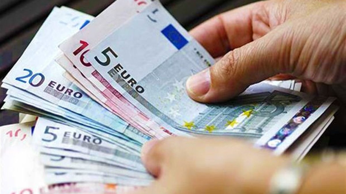 Επιδόματα & Παροχές: Εννέα πληρωμές μέχρι τέλη Ιανουαρίου – Αναλυτικά οι ημερομηνίες