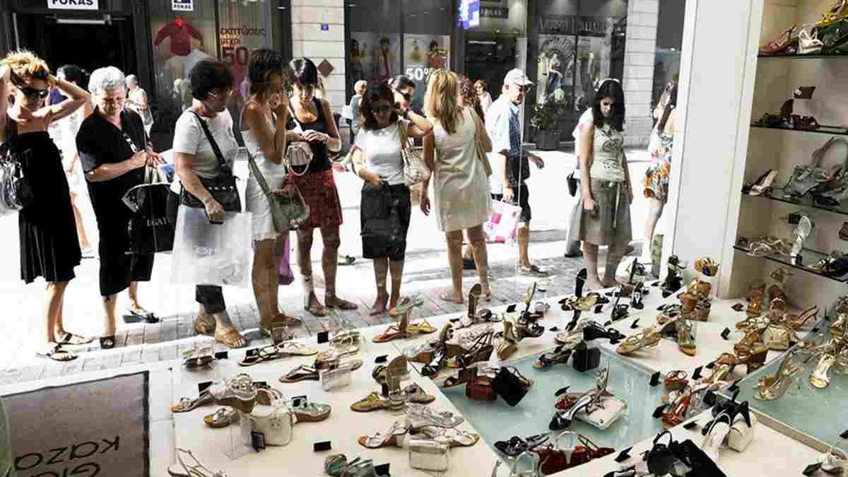 Κορωνοϊός: Χαραμάδα αισιοδοξίας για άνοιγμα του λιανεμπορίου – Κλειστά σήμερα (2/1) σούπερ μάρκετ και καταστήματα