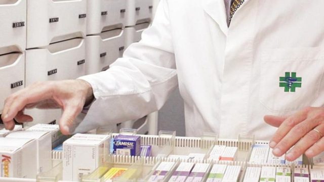 Κορωνοϊός: Συνελήφθη φαρμακοποιός που κατέστρεψε εκατοντάδες δόσεις του εμβολίου