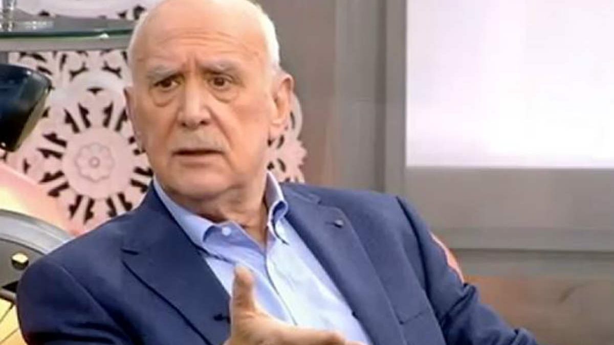 “Μη μπερδεύουμε τη γραβάτα με το σώβρακο”: Ποιους κατακεραύνωσε ο Γιώργος Παπαδάκης;