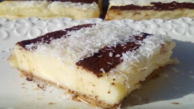 Το πιο εύκολο λαχταριστικό γλυκό ψυγείου με καρύδα!