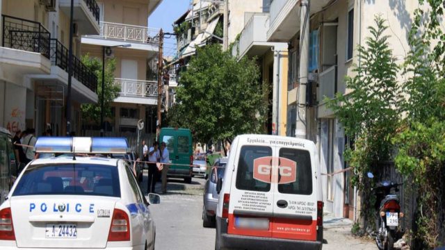Θρίλερ στη Λάρισα: 78χρονη βρέθηκε νεκρή σε διάδρομο πολυκατοικίας