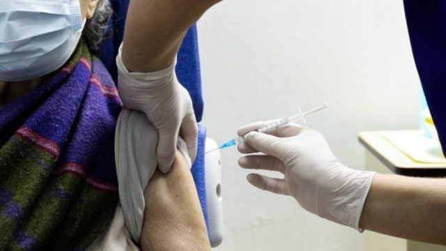 Κορωνοϊός: Σε λειτουργία μπαίνει από σήμερα η πλατφόρμα για τα ραντεβού των εμβολιασμών – Ποιοι θα το κάνουν πρώτοι