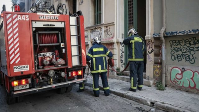 Τραγωδία στο Ίλιον: Νεκρή γυναίκα από φωτιά σε διαμέρισμα