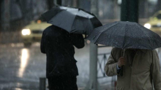 Καιρός σήμερα: Βροχές και… άνοδος της θερμοκρασίας