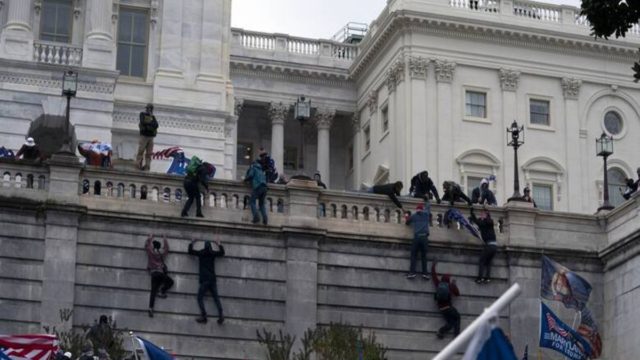 Εισβολή στο Καπιτώλιο: Αυτοί είναι οι τέσσερις νεκροί από τα επεισόδια – Πόσες συλλήψεις έγιναν