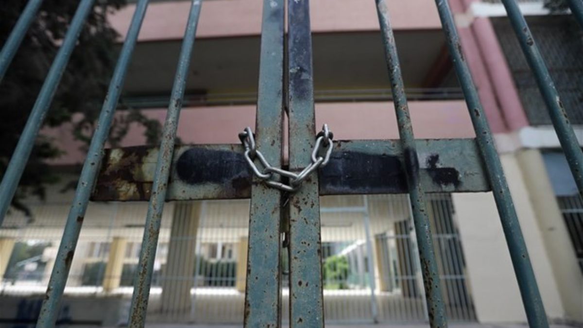Κορωνοϊός: “Πιθανό να μην ανοίξουν τα σχολεία τη Δευτέρα” – Σε εξέλιξη η συζήτηση