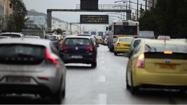 Κορωνοϊός-Άρση μέτρων: Αλλάζουν τα όρια των επιβατών από Δευτέρα (25/1) – Τι θα ισχύει για ΙΧ, ταξί και φορτηγά