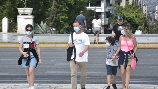 «Λουκέτο» στην Αττική: Νέα «έκρηξη» κρουσμάτων κορωνοϊού πριν ανακοινωθούν επίσημα