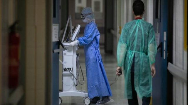 Κορωνοϊός: Κρατάει την πρωτιά η Αττική – Που εντοπίστηκαν τα περισσότερα κρούσματα