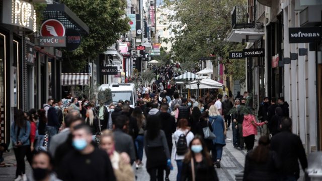Κορωνοϊός: Ανησυχία των ειδικών για τις επόμενες ημέρες – Προβληματίζει ο συνωστισμός στα καταστήματα